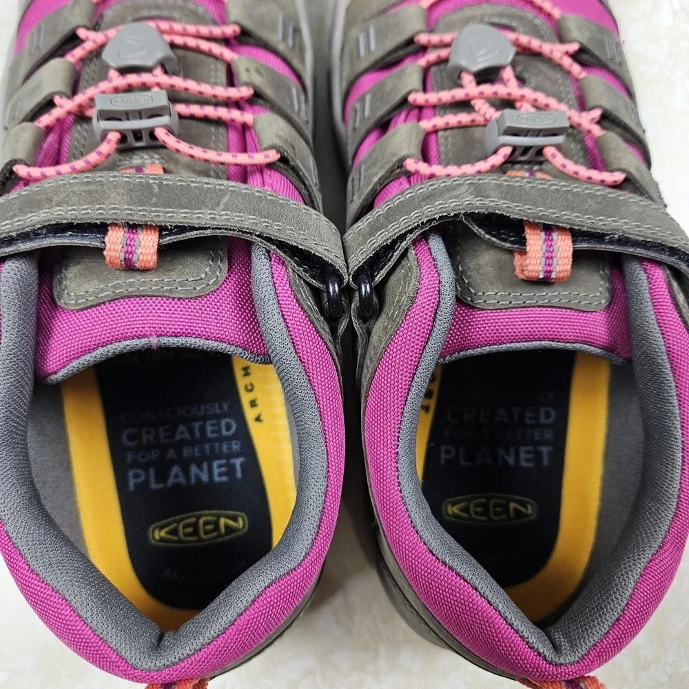 KEEN Newport H2 Sandals Youth 6 Very Berry Fusion Coral Outdoor Hiking